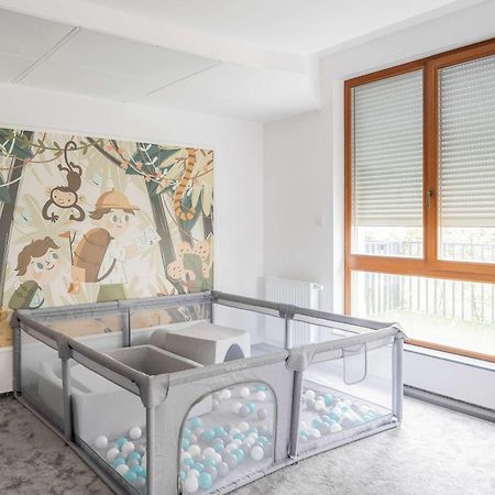 Apartment Sarmacka Wilanow With Parking, Sauna & Gym By Noclegi Renters Warszawa Eksteriør billede